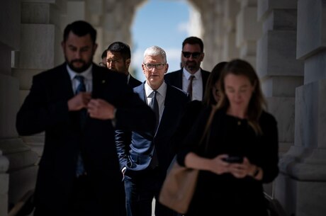 ҳ   .    Apple?