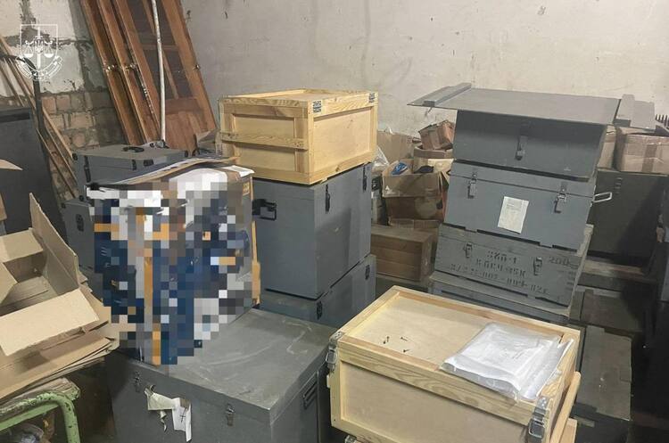 Правоохоронці знайшли підпільні склади з обладнанням для ППО Правоохоронці знайшли підпільні склади з обладнанням для ППО