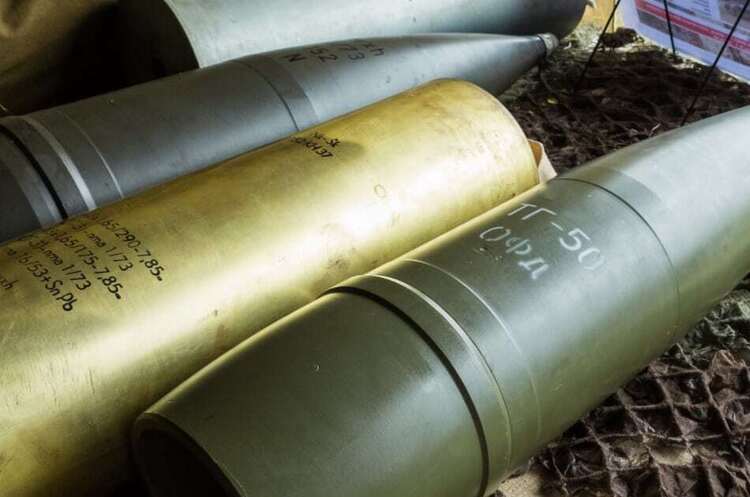 Перша партія снарядів у рамках «чеської ініціативи» прибула в Україну – прем'єр Чехії Перша партія снарядів у рамках «чеської ініціативи» прибула в Україну – прем'єр Чехії