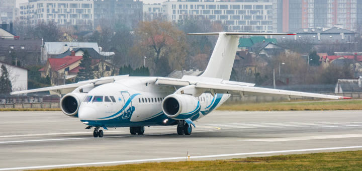 Фото: Lowcost Avia / Oleksii Trenin Вищий антикорсуд підтвердив конфіскацію двох літаків російської компанії