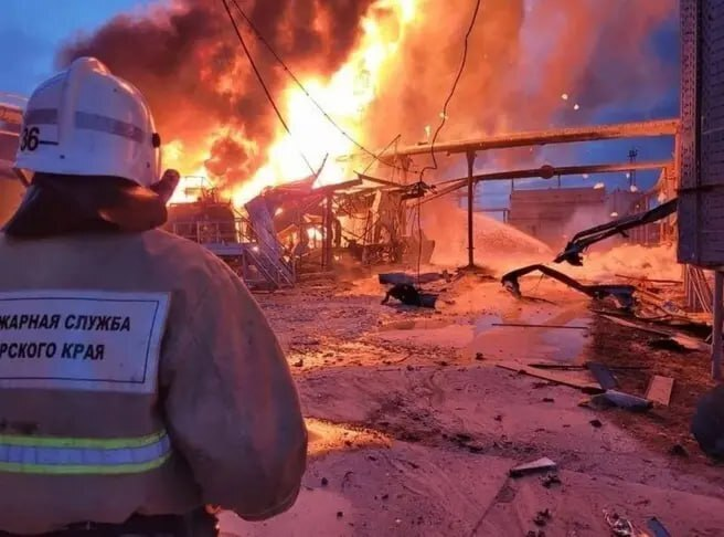 Зображення ілюстративне Вночі безпілотники атакували російську нафтобазу