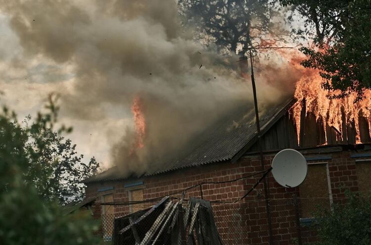 Зображення ілюстративне Окупанти касетними боєприпасами обстріляли кладовище на Харківщині