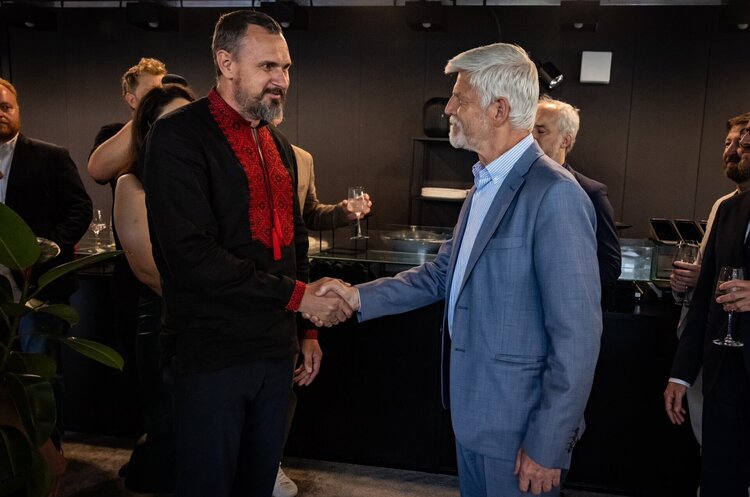 twitter.com/prezidentpavel Олег Сенцов презентував у Чехії свій фільм «Реал» і зустрівся з президентом Павелом