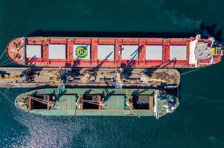 Морські порти обробили майже 53 млн тонн вантажів у першому півріччі Морські порти обробили майже 53 млн тонн вантажів у першому півріччі