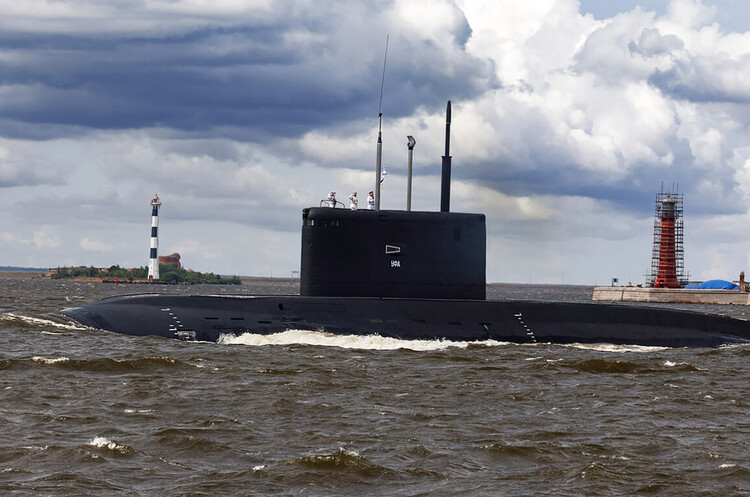 Субмарина класу Kilo російський ударний підводний човен був знову помічений у водах Британії — Bloomberg