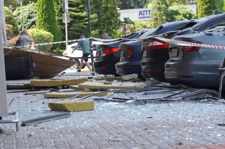 Ворог 3 липня обстріляв Дніпро ракетами та дронами: кількість загиблих зростає (ОНОВЛЕНО) Ворог 3 липня обстріляв Дніпро ракетами та дронами: кількість загиблих зростає (ОНОВЛЕНО)