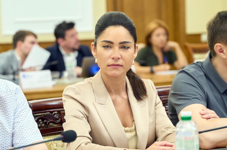 Голова АРМА Олена Дума АРМА працює: як Олені Думі вдалося перетворити збитки на прибуток агентства