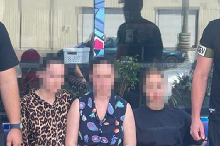 В Одесі затримали коригувальниць ворожого вогню В Одесі затримали коригувальниць ворожого вогню