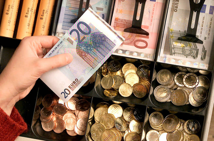 АРМА вперше інвестувало $31 млн арештованої валюти у військові облігації АРМА вперше інвестувало $31 млн арештованої валюти у військові облігації