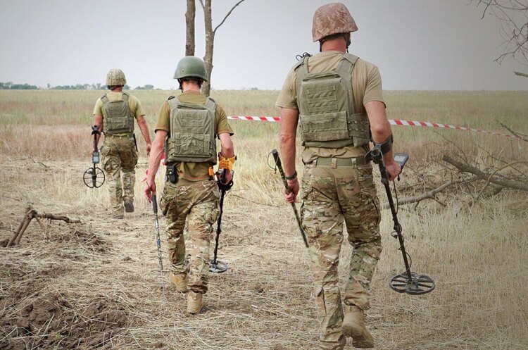 Сапери розмінували 157 000 га сільськогосподарських земель від початку 2024 року – Шмигаль Сапери розмінували 157 000 га сільськогосподарських земель від початку 2024 року – Шмигаль