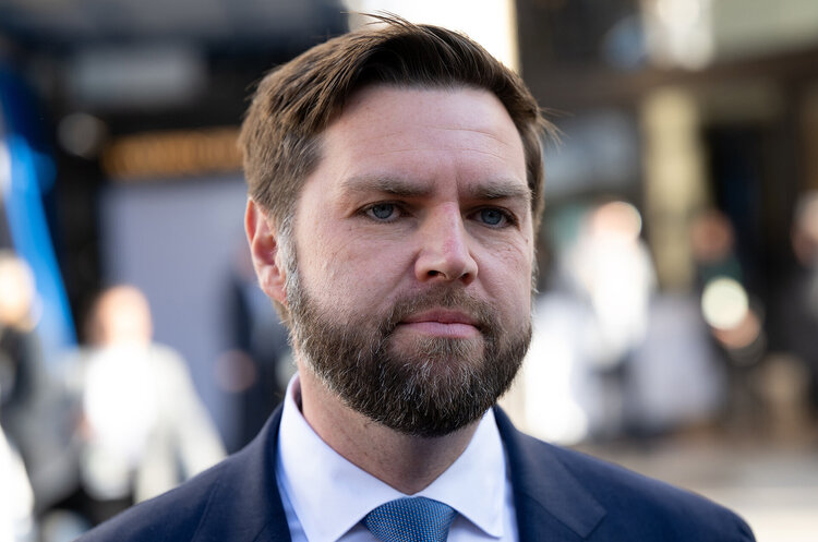 Джей Ді Венс Трамп офіційно став кандидатом, а у віце-президенти собі обрав політика, налаштованого проти допомоги Україні