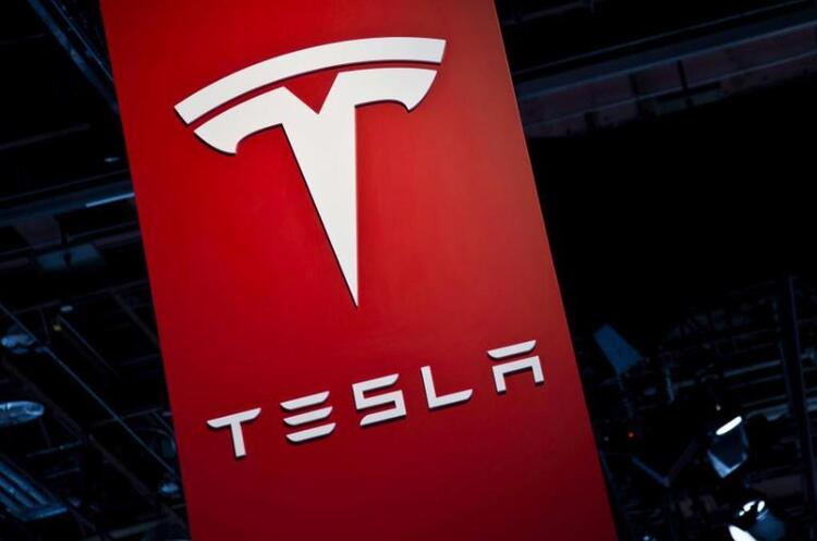 Акції Tesla впали через відкладення презентації роботаксі Акції Tesla впали через відкладення презентації роботаксі