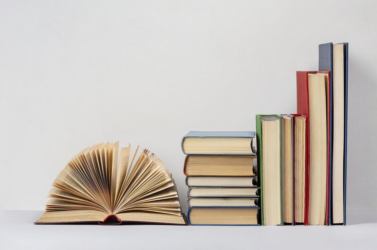 Після угоди чи під час друку: коли анонсувати вихід нової книжки Після угоди чи під час друку: коли анонсувати вихід нової книжки