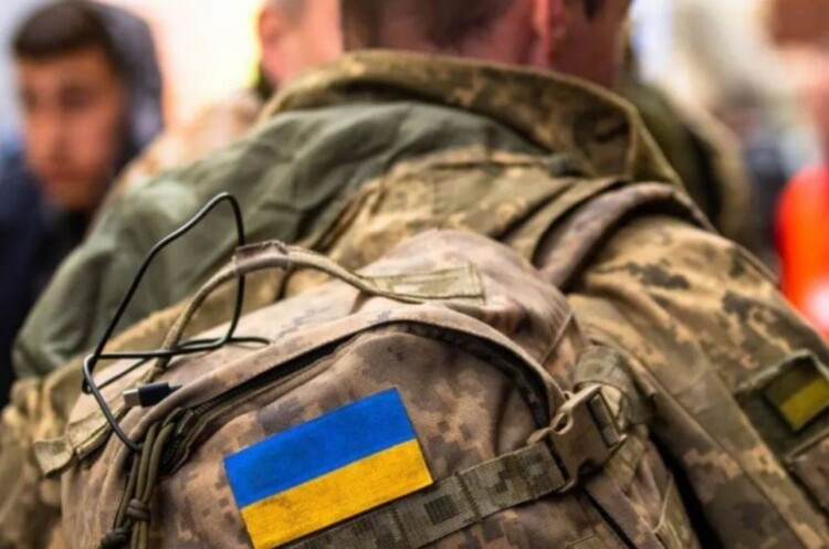 Майже 4000 ув'язнених вже вирушили на фронт захищати Україну Майже 4000 ув'язнених вже вирушили на фронт захищати Україну
