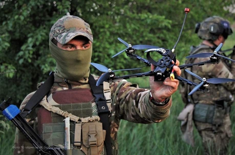 В Україні оголосили перший тендер на закупівлю вітчизняних FPV-дронів – Держспецзв’язку В Україні оголосили перший тендер на закупівлю вітчизняних FPV-дронів – Держспецзв’язку