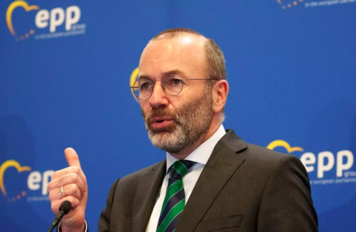 Манфред Вебер, голова Європейської народної партії у Європарламенті Німецькі політики закликають ЄС відреагувати на те, що Будапешт спрощує в'їзд для росіян