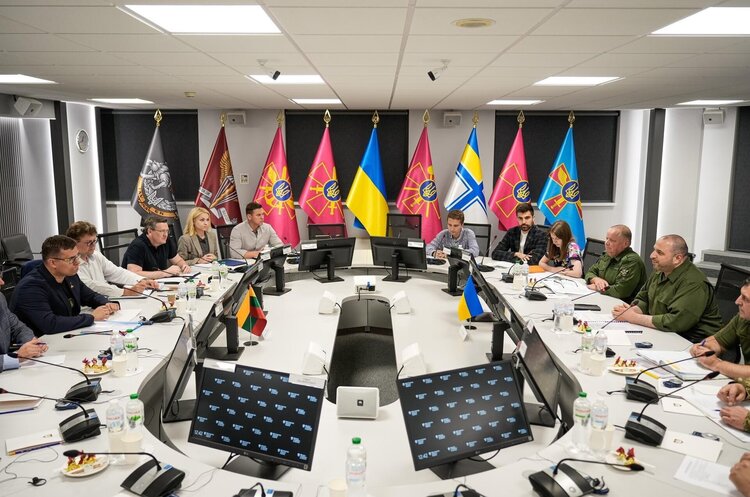 @Lithuanian_MoD Міністр оборони Литви: «Голосам, які казали, що росію перемогти неможливо, час замовкнути»
