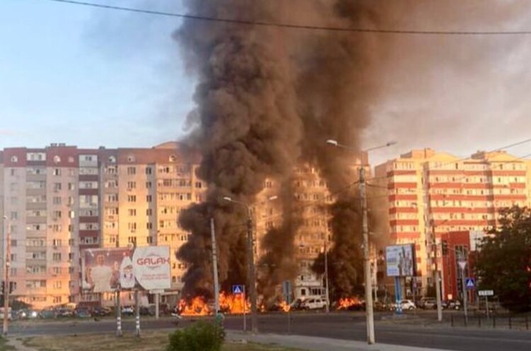 росіяни вдарили по цивільній інфраструктурі в Сумах росіяни вдарили по цивільній інфраструктурі в Сумах
