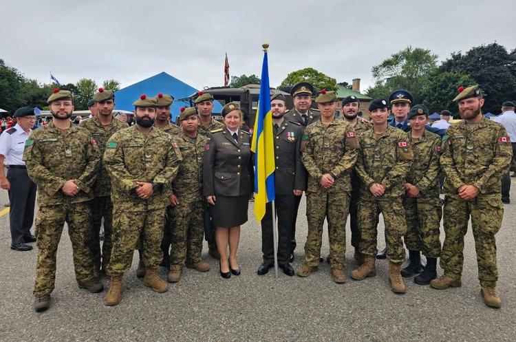 Україна вперше в історії взяла участь у параді Дня воїнів у Канаді – Ніколенко Україна вперше в історії взяла участь у параді Дня воїнів у Канаді – Ніколенко