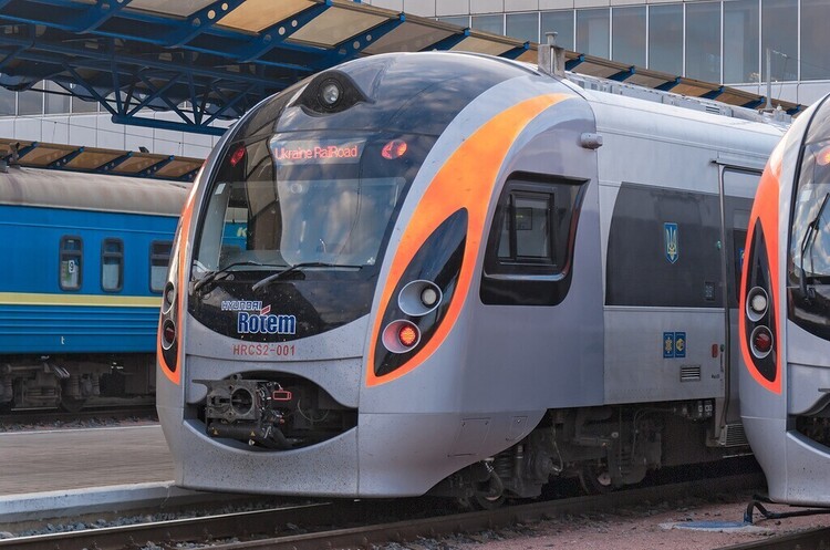 Україна отримає від Південної Кореї $450 млн на нові потяги «Інтерсіті+» Україна отримає від Південної Кореї $450 млн на нові потяги «Інтерсіті+»