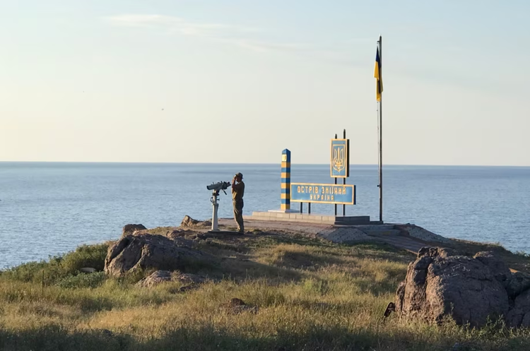 росіяни атакували острів Зміїний надзвуковими ракетами Х-22 росіяни атакували острів Зміїний надзвуковими ракетами Х-22
