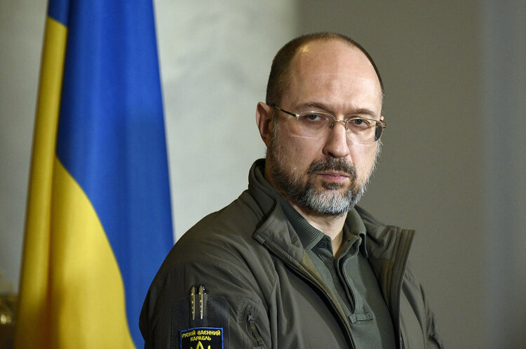 фото Укрінформ Шмигаль: на спорудження великих укриттів для захисту підстанцій від атак не вистачає коштів