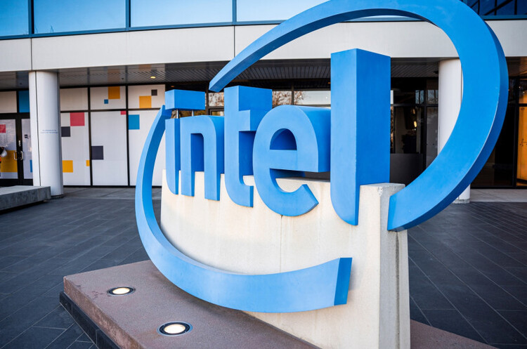 Intel розглядає радикальні зміни для виходу з найважчої кризи за свою історію: компанію можуть розділити на частини Intel розглядає радикальні зміни для виходу з найважчої кризи за свою історію: компанію можуть розділити на частини