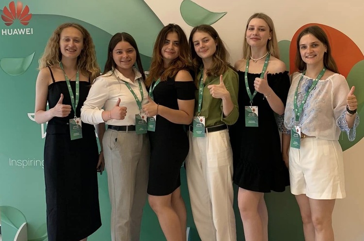 Штучний інтелект, 5G та кібербезпека: як Huawei допомагає розвивати українські таланти Штучний інтелект, 5G та кібербезпека: як Huawei допомагає розвивати українські таланти
