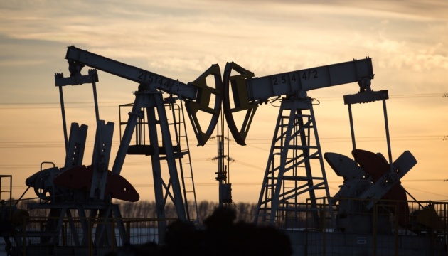 Світові ціни на нафту падають декілька сесій поспіль Світові ціни на нафту падають декілька сесій поспіль