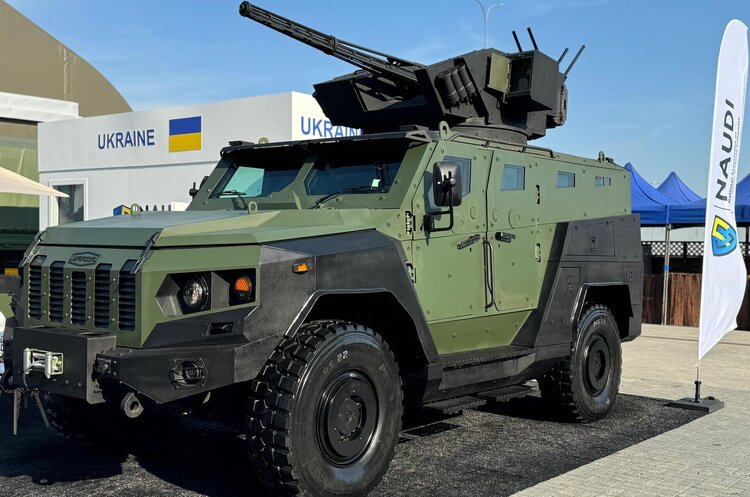 «Українська бронетехніка» представила в Польщі бронеавтомобіль «Варта 2» «Українська бронетехніка» представила в Польщі бронеавтомобіль «Варта 2»