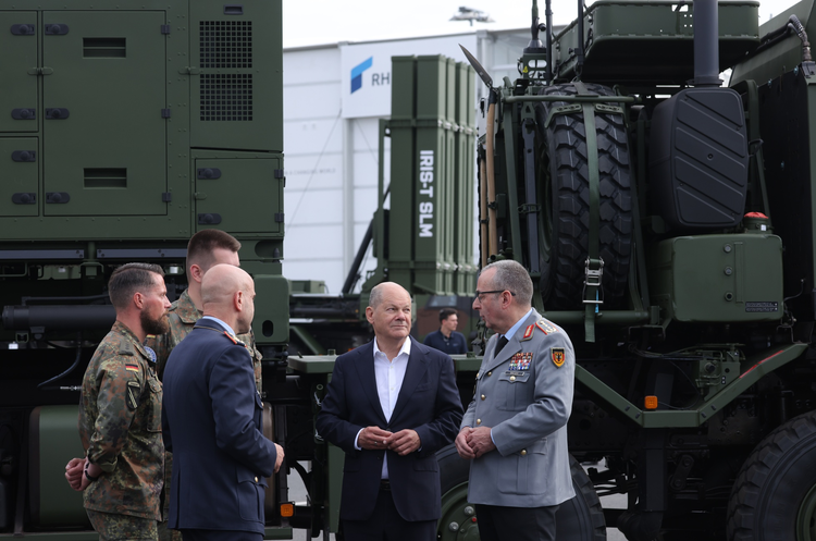 Німеччина передасть Україні ще 17 комплексів IRIS-T Німеччина передасть Україні ще 17 комплексів IRIS-T
