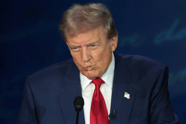 Трамп відмовився від другого раунду дебатів із Гарріс, бо «переміг у першому» Трамп відмовився від другого раунду дебатів із Гарріс, бо «переміг у першому»