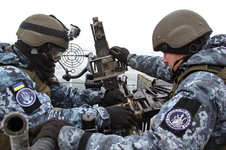 ВМС знищили сховища з боєприпасами рф поблизу Маріуполя ВМС знищили сховища з боєприпасами рф поблизу Маріуполя