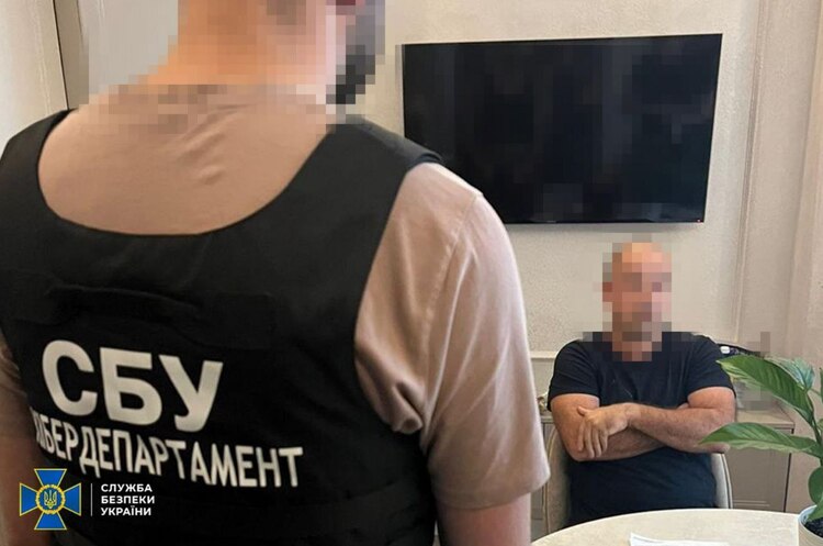 СБУ підозрює керівництво проєктного інституту у відновленні НПЗ рф після українських атак СБУ підозрює керівництво проєктного інституту у відновленні НПЗ рф після українських атак