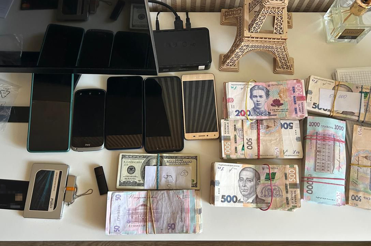 БЕБ та СБУ підозрюють групу осіб в обміні грошей через підсанкційну Webmoney БЕБ та СБУ підозрюють групу осіб в обміні грошей через підсанкційну Webmoney