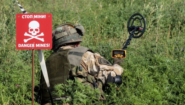 Україна отримає пікапи та вантажівки на 22 млн євро – Міноборони Україна отримає пікапи та вантажівки на 22 млн євро – Міноборони