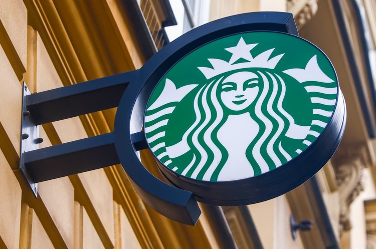 Starbucks інвестує у дві інноваційні ферми, щоб захистити постачання кави від зміни клімату Starbucks інвестує у дві інноваційні ферми, щоб захистити постачання кави від зміни клімату