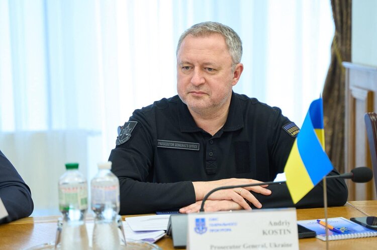 Викрадені росіянами артефакти зʼявляються на чорному ринку – Костін Викрадені росіянами артефакти зʼявляються на чорному ринку – Костін