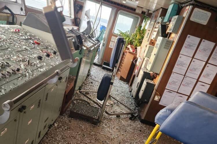 Ворог пошкодив судно «PARESA» з вантажем продовольства в порту Південний Ворог пошкодив судно «PARESA» з вантажем продовольства в порту Південний