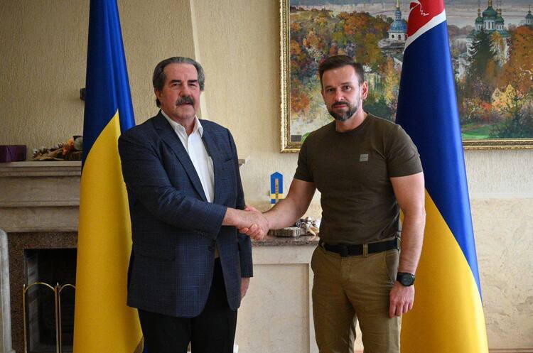 Олександр Ровт та колишній голова Закарпатської ОВА Віктор Микита ОПЗ повертається до роботи. Хто стане його контрагентами та до чого тут американський Forbes