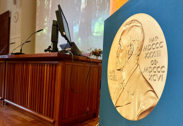 Нобелівською премією з хімії нагородили відразу 3 лауреатів за досягнення у вивченні білку Нобелівською премією з хімії нагородили відразу 3 лауреатів за досягнення у вивченні білку
