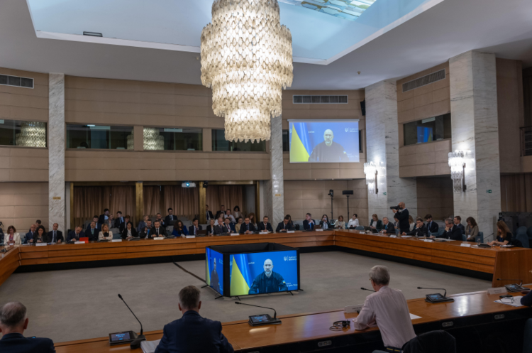 Україна очікує отримати перший транш допомоги з 50 млрд доларів від G7 до кінця року – Шмигаль Україна очікує отримати перший транш допомоги з 50 млрд доларів від G7 до кінця року – Шмигаль