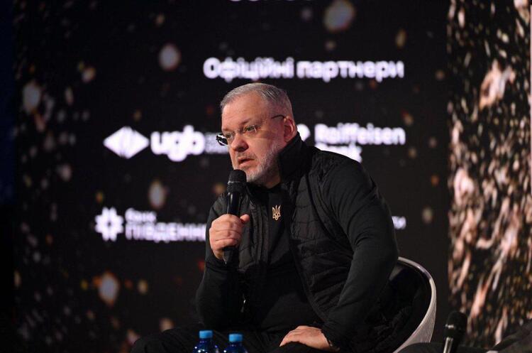 Фото: Міненерго Україна може пройти цю зиму без відключень світла – Галущенко