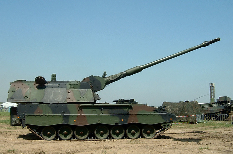 PzH 2000 Військовий експерт прокоментував заяви ЗМІ про припинення Німеччиною поставок Україні важкої техніки