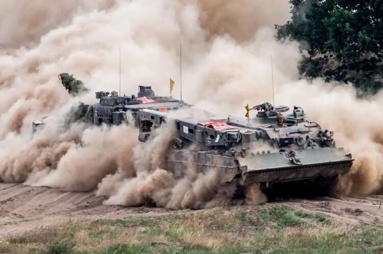 Bergepanzer 2 Bergepanzer від Німеччини і снаряди 152-мм від Туреччини: яку допомогу отримала Україна цього тижня