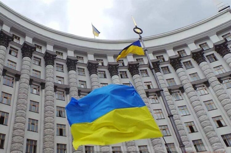 Кабмін пропонує примусово позбавляти права на землю для будівництва фортифікацій Кабмін пропонує примусово позбавляти права на землю для будівництва фортифікацій