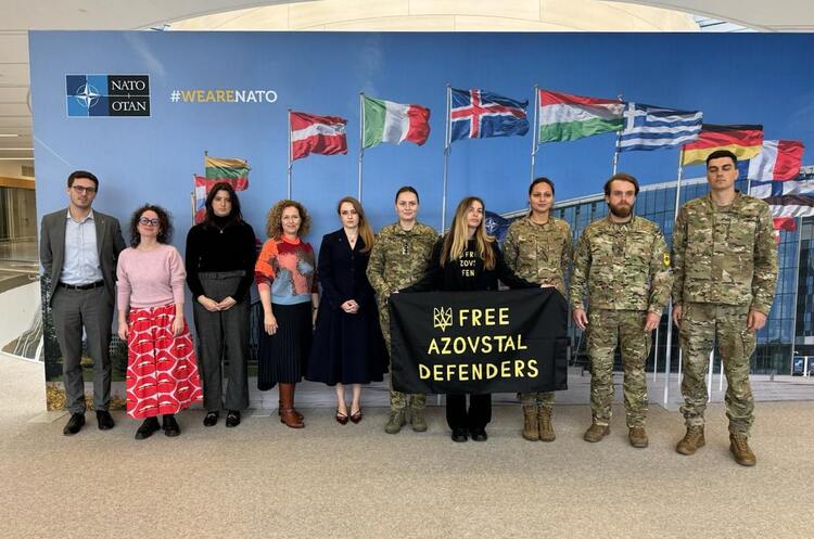 azov_media Бійці “Азову” провели зустрічі з посадовцями НАТО для привернення уваги до визволення з полону азовців
