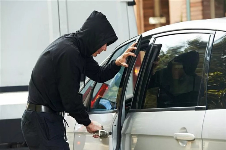 Кількість угонів в Україні зменшилась удвічі: які авто очолили антирейтинг викрадень Кількість угонів в Україні зменшилась удвічі: які авто очолили антирейтинг викрадень