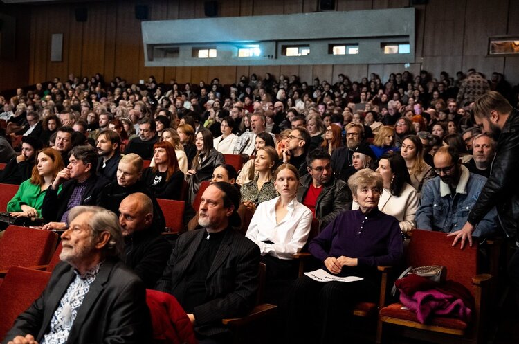 Фото: facebook / molodistkiff Які українські фільми подивитися на 53-му кінофестивалі «Молодість»: кохання у Бучі, антарктична експедиція, порцелянові витвори й не тільки