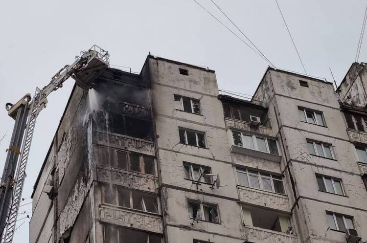 Киев под атакой беспилотников: падение обломков зафиксировано в шести районах (обновлено) Киев под атакой беспилотников: падение обломков зафиксировано в шести районах (обновлено)